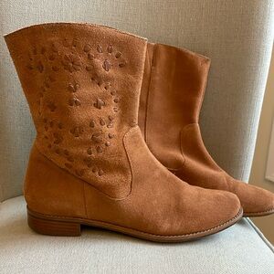 Jack Rogers calf boots. Suede size 9. Camel color.